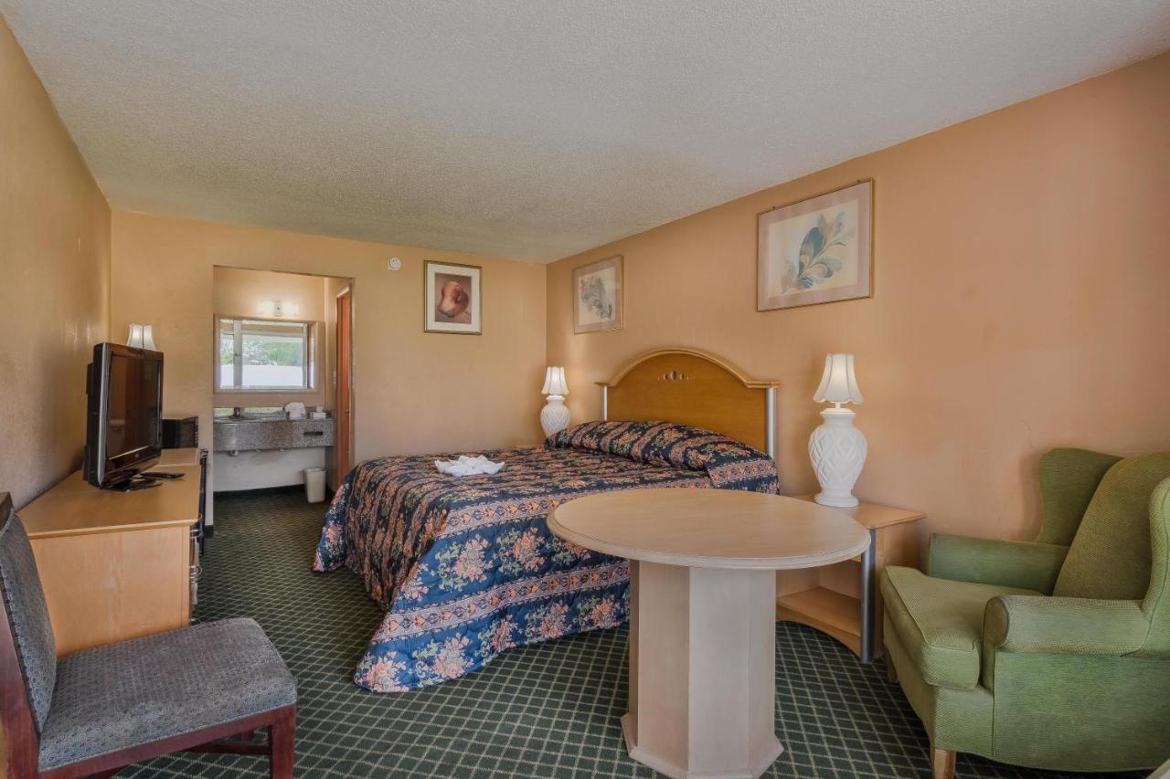 | Bayside Inn Pinellas Park - Clearwater