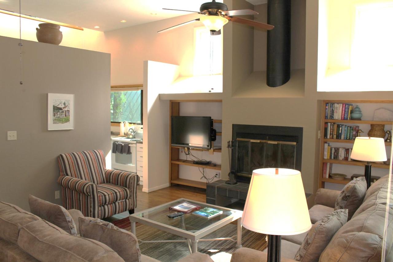 Three-Bedroom Apartment at Shadow Mountain Lodge