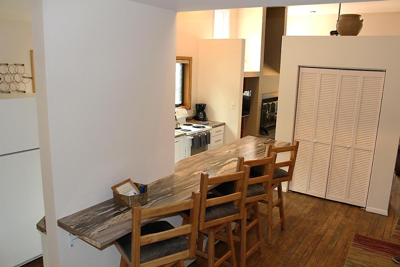 Three-Bedroom Apartment at Shadow Mountain Lodge