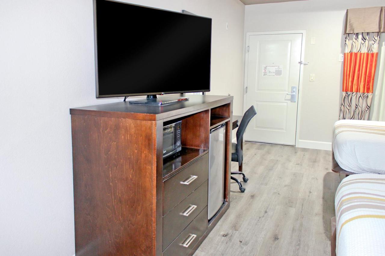 | Palacio Royale Houston NW at Beltway 8