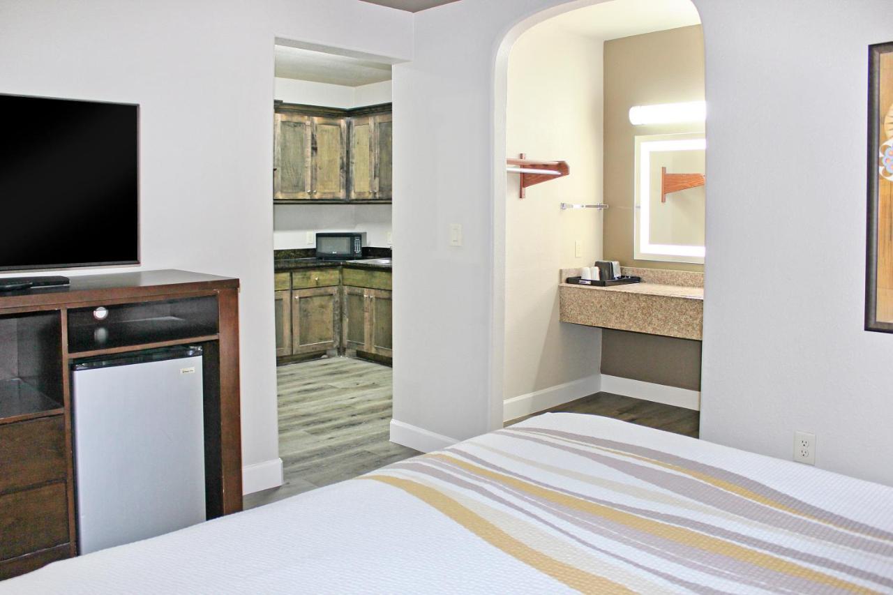 | Palacio Royale Houston NW at Beltway 8
