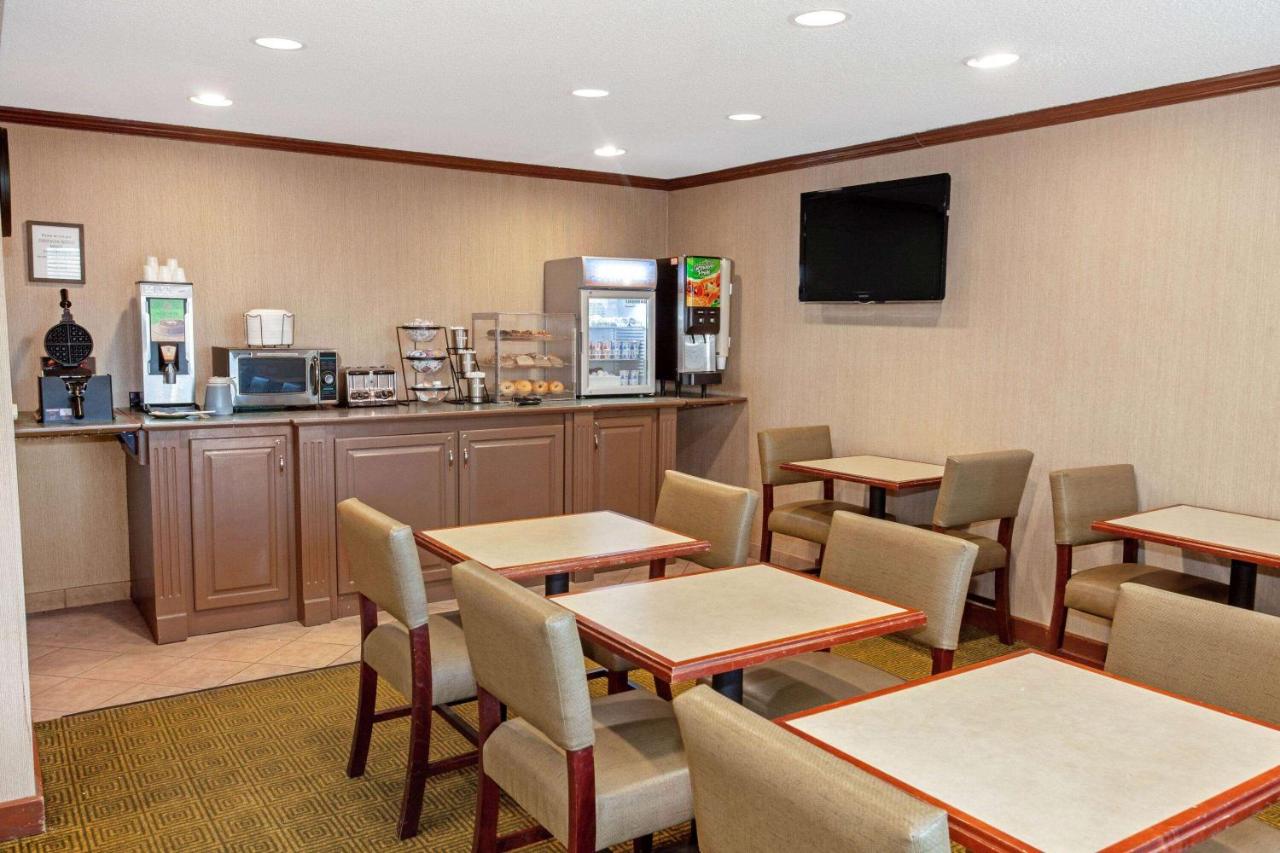 Double Room with Two Double Beds at La Quinta Inn & Suites by Wyndham Stevens Point