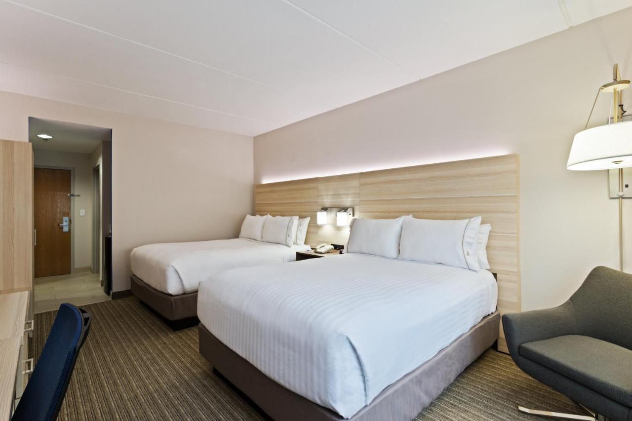 | Holiday Inn Express Hotel & Suites Tavares - Leesburg, an IHG Hotel