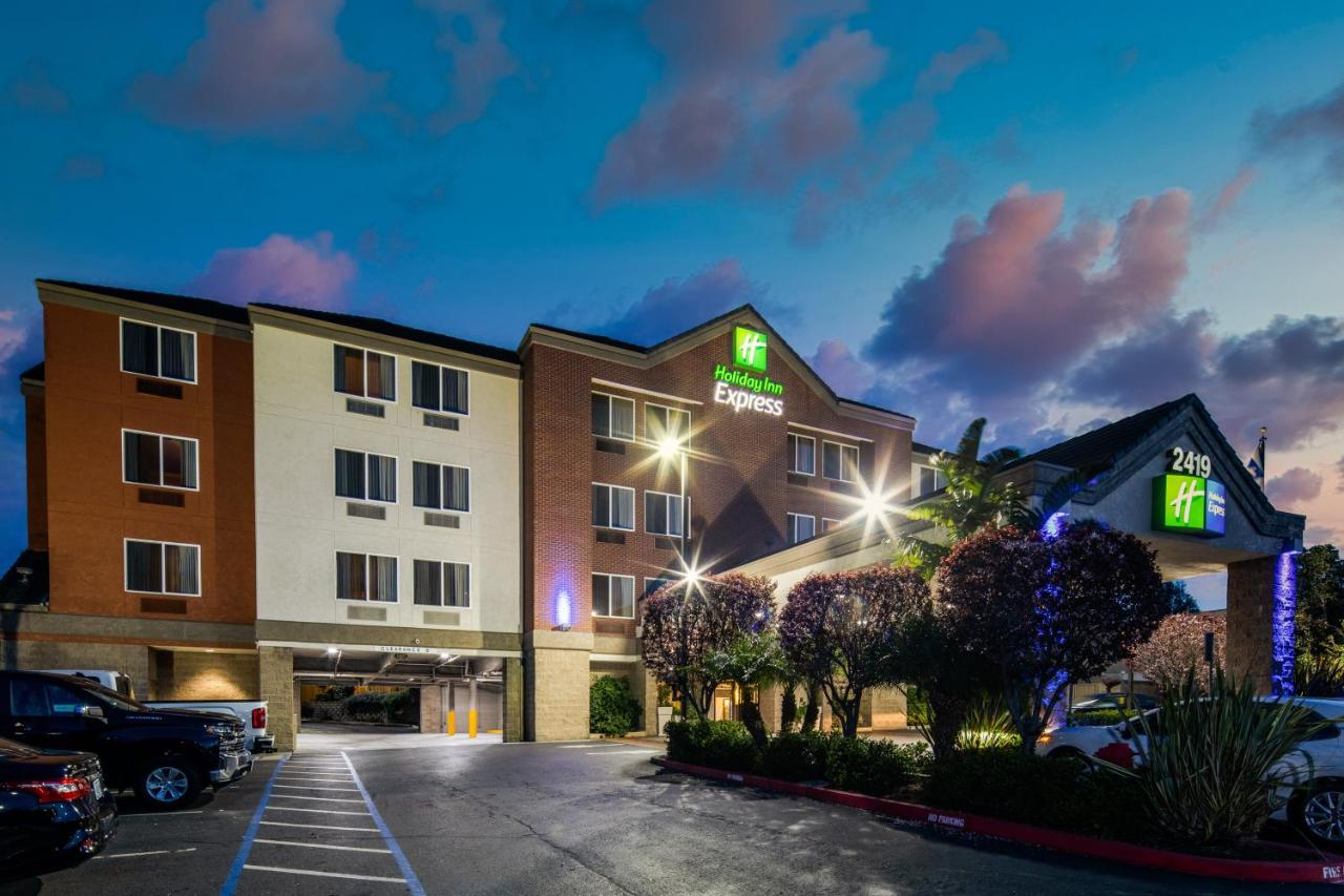 | Holiday Inn Express Castro Valley, an IHG Hotel