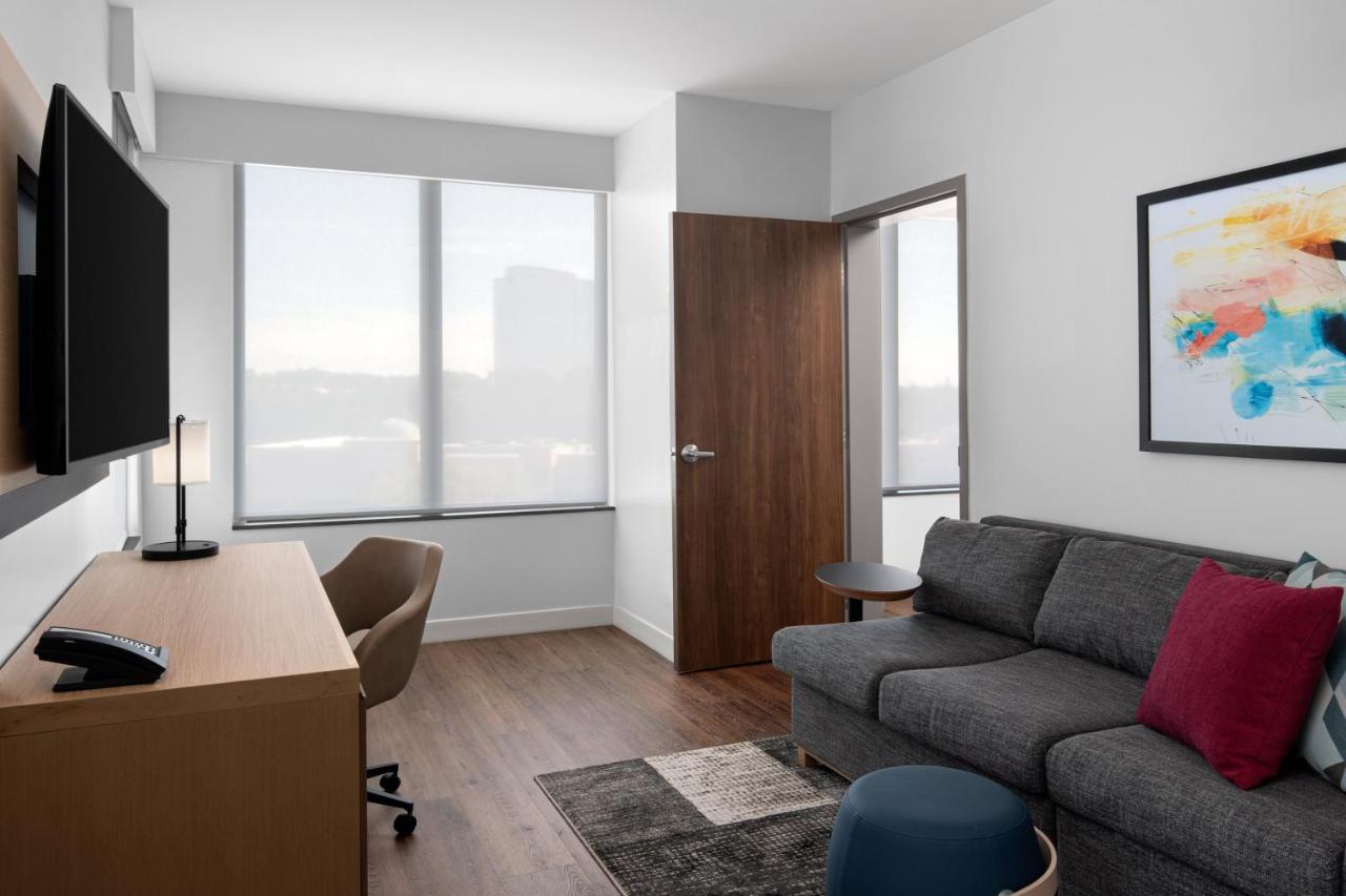 King Suite at Hyatt Place Atlanta / Perimeter Center