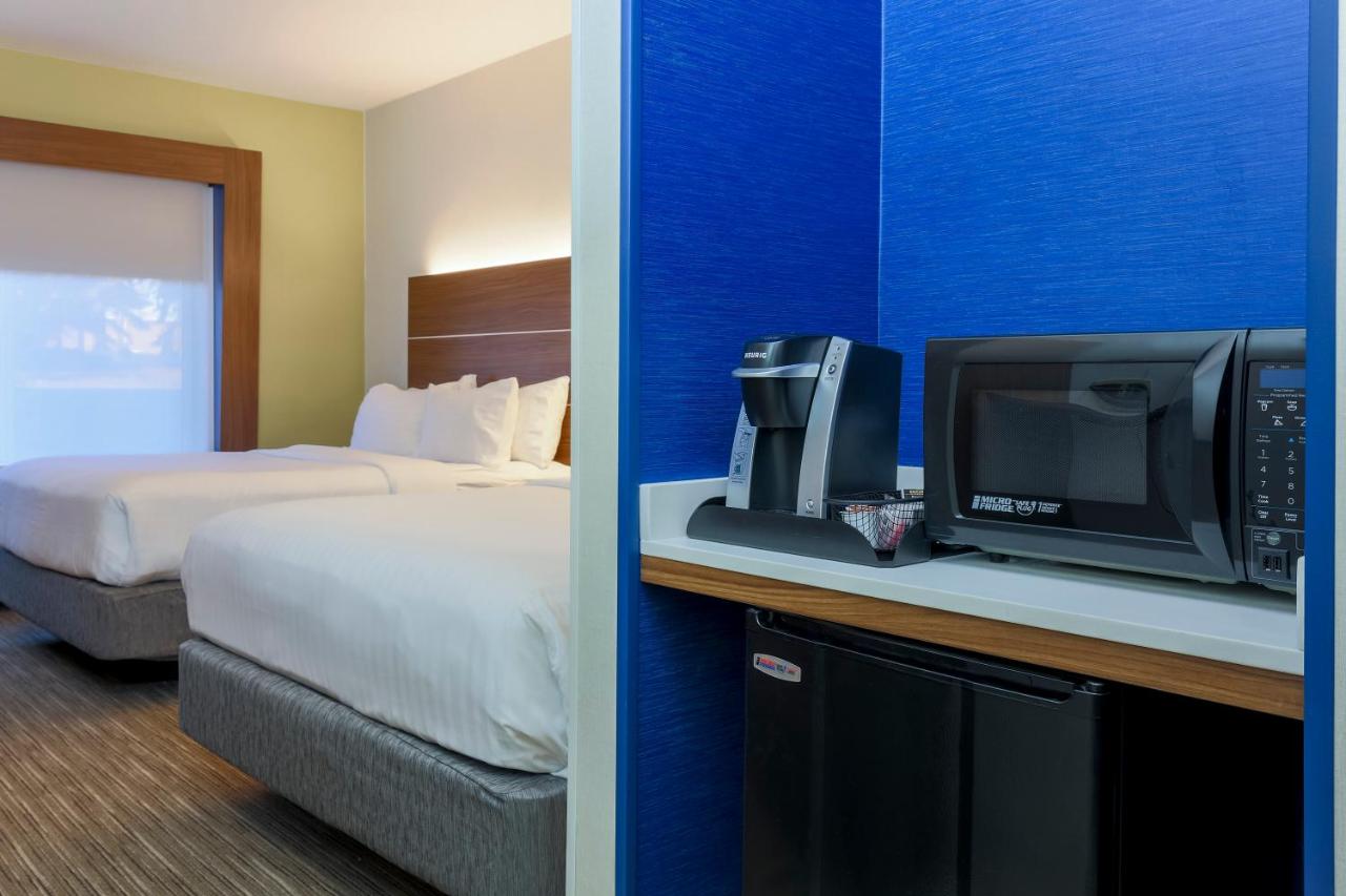  | Holiday Inn Express Irondequoit, an IHG Hotel
