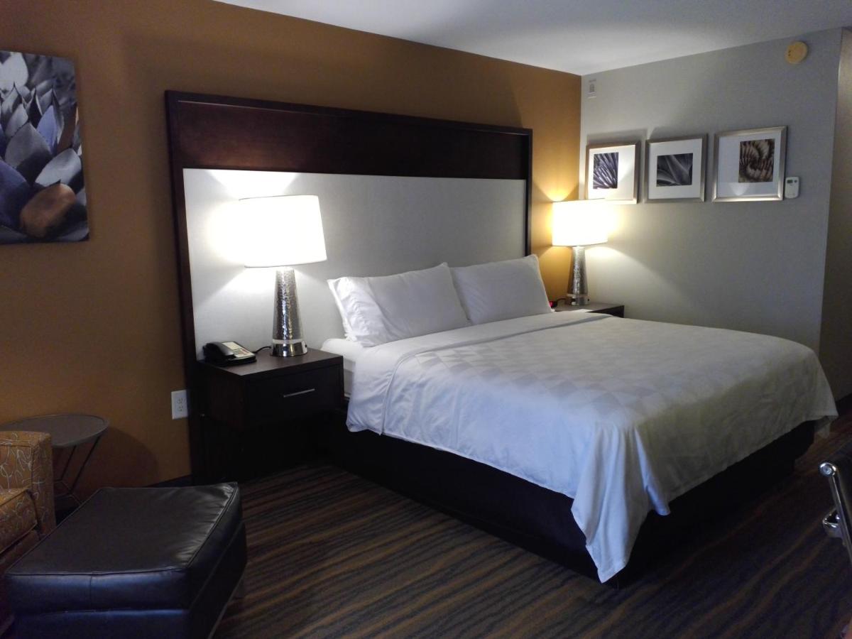  | Holiday Inn & Suites Albuquerque-North I-25, an IHG Hotel