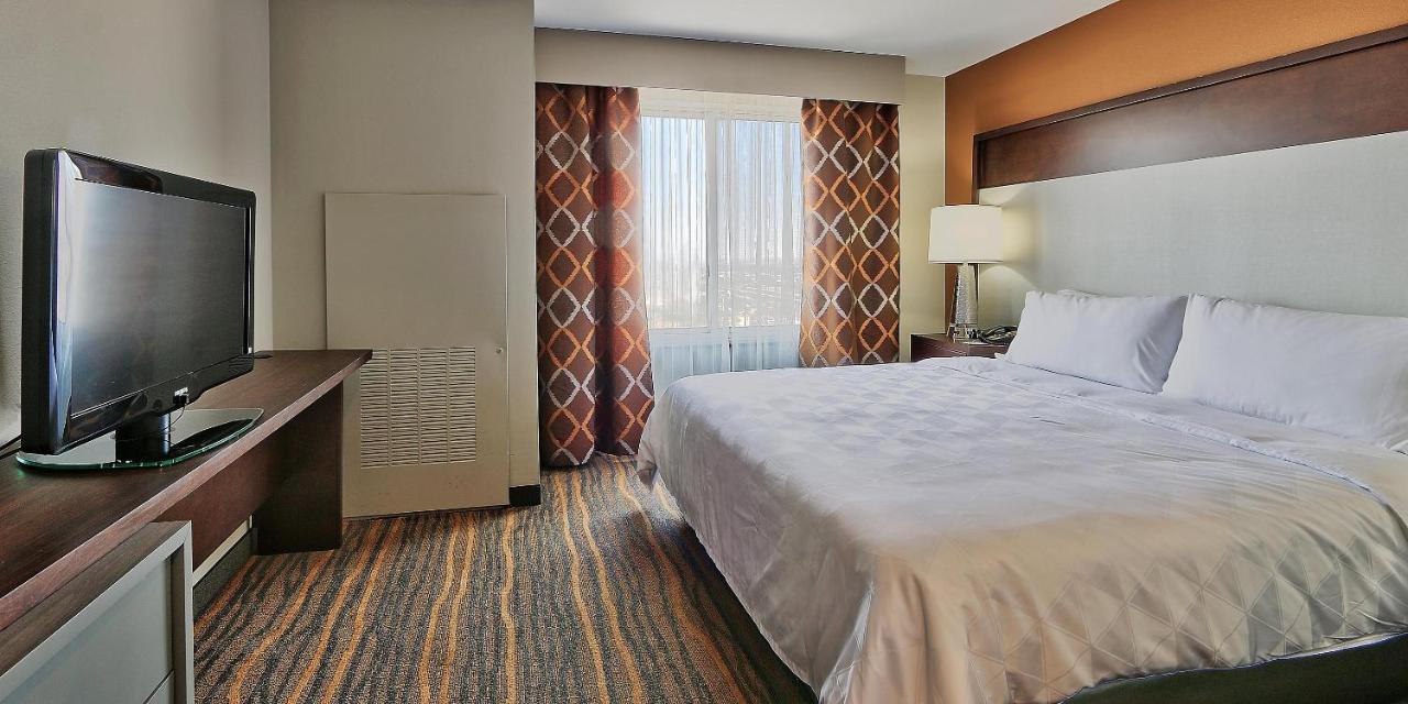  | Holiday Inn & Suites Albuquerque-North I-25, an IHG Hotel