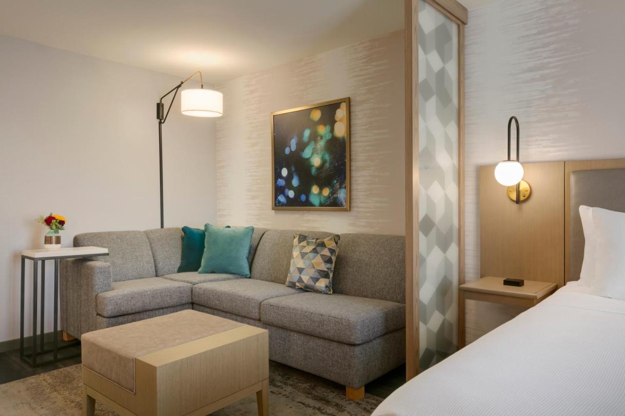 Deluxe King Room at Hyatt Place Santa Barbara