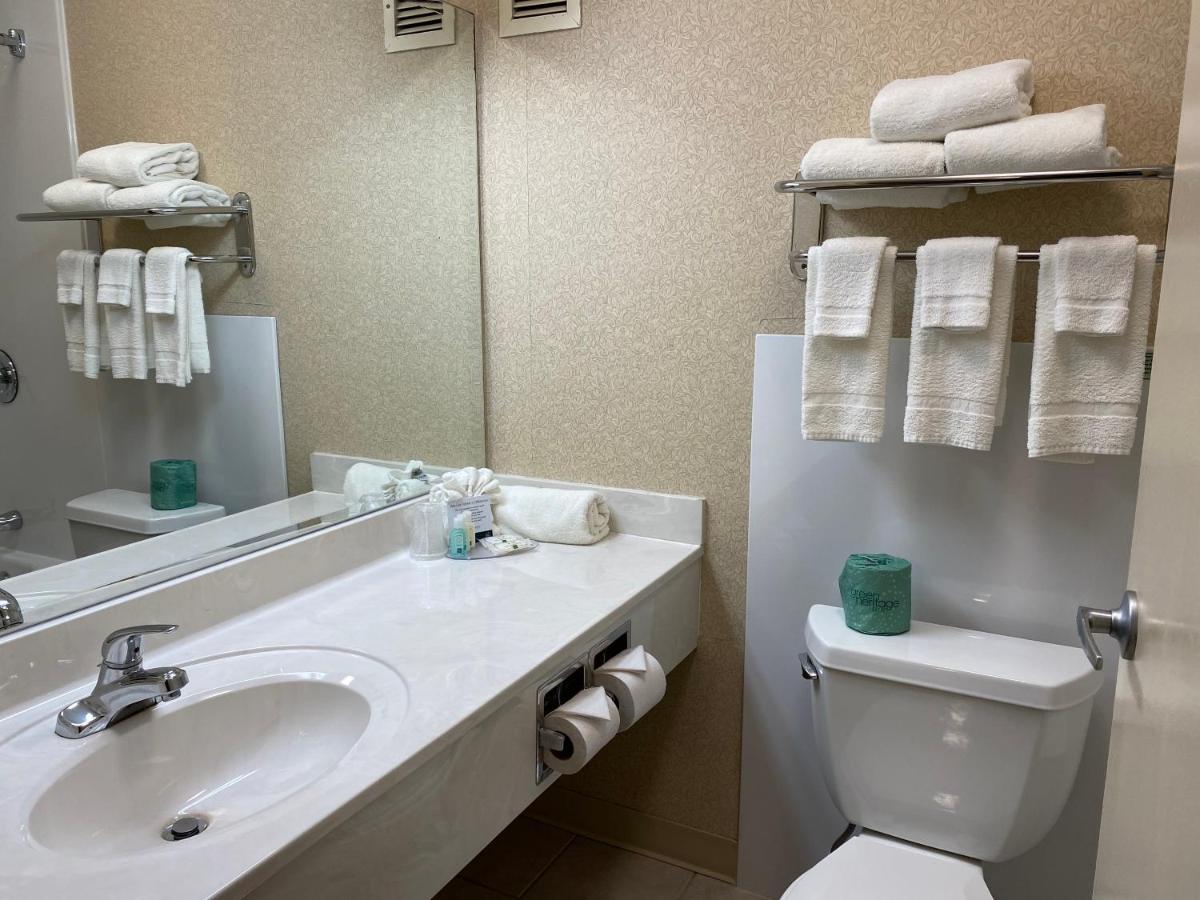 | Quality Inn Geneseo