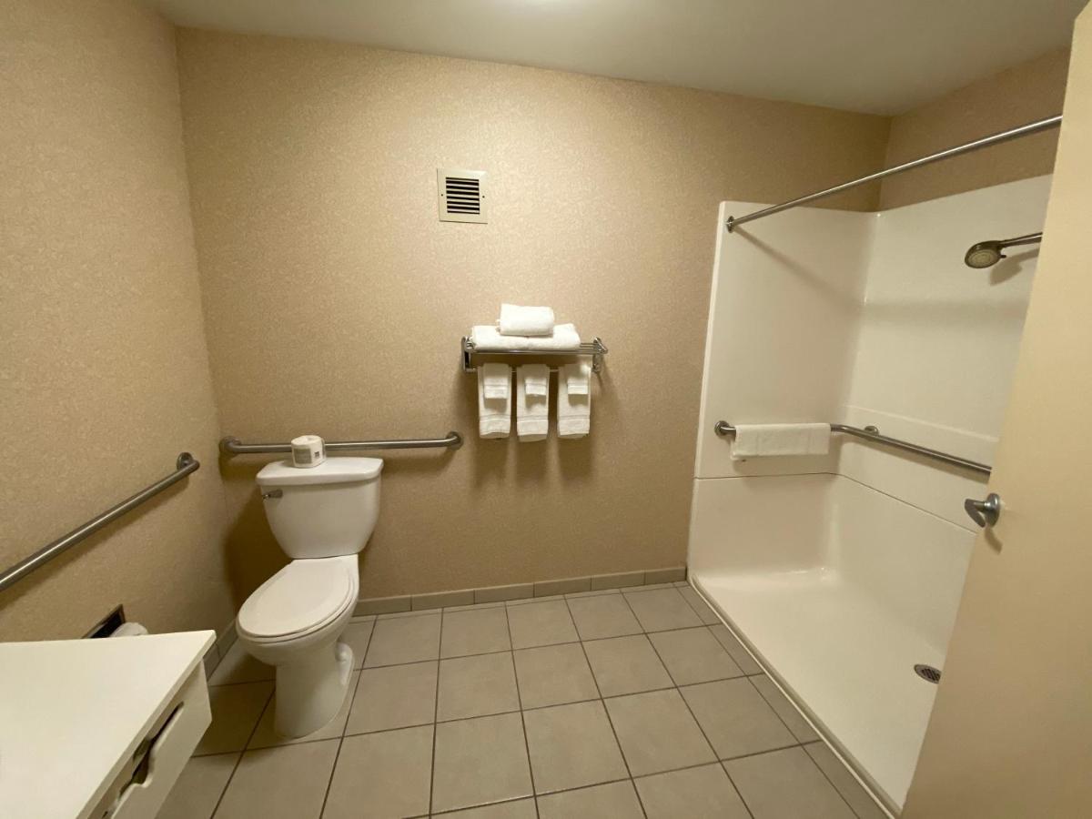 | Quality Inn Geneseo