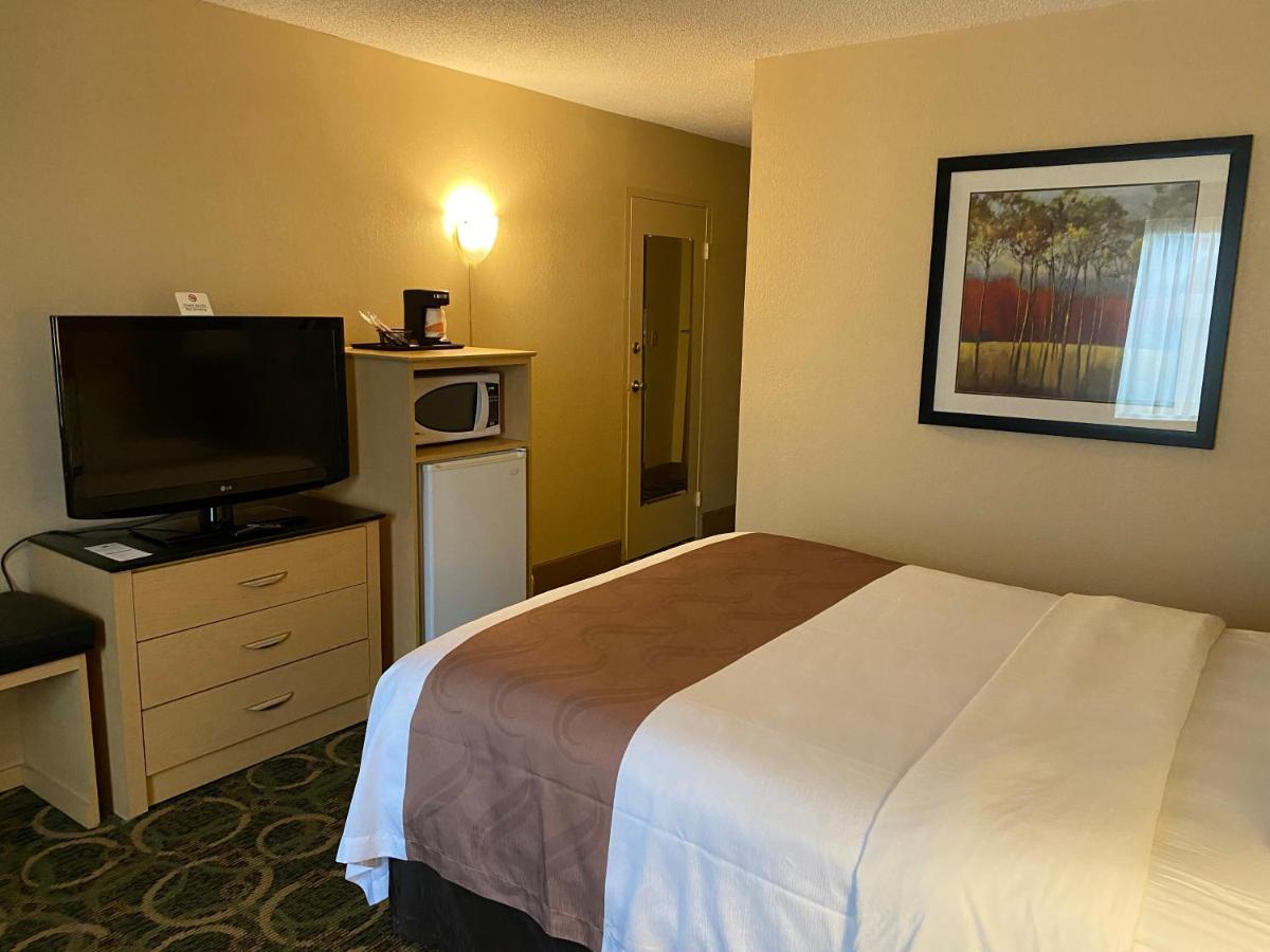 | Quality Inn Geneseo