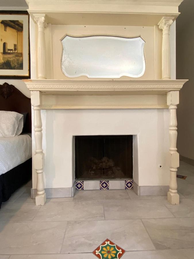 Suite with Balcony at Villa Rosa Inn