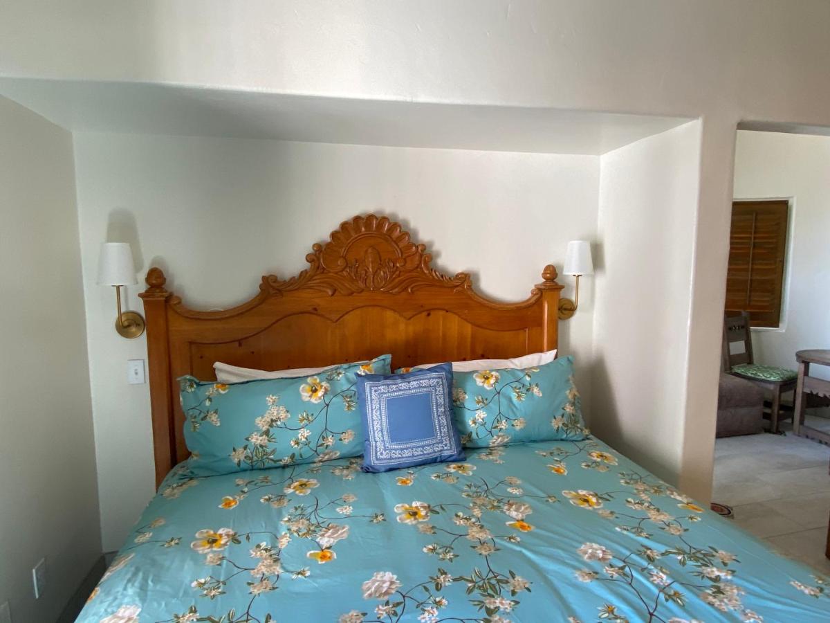 Suite with Balcony at Villa Rosa Inn