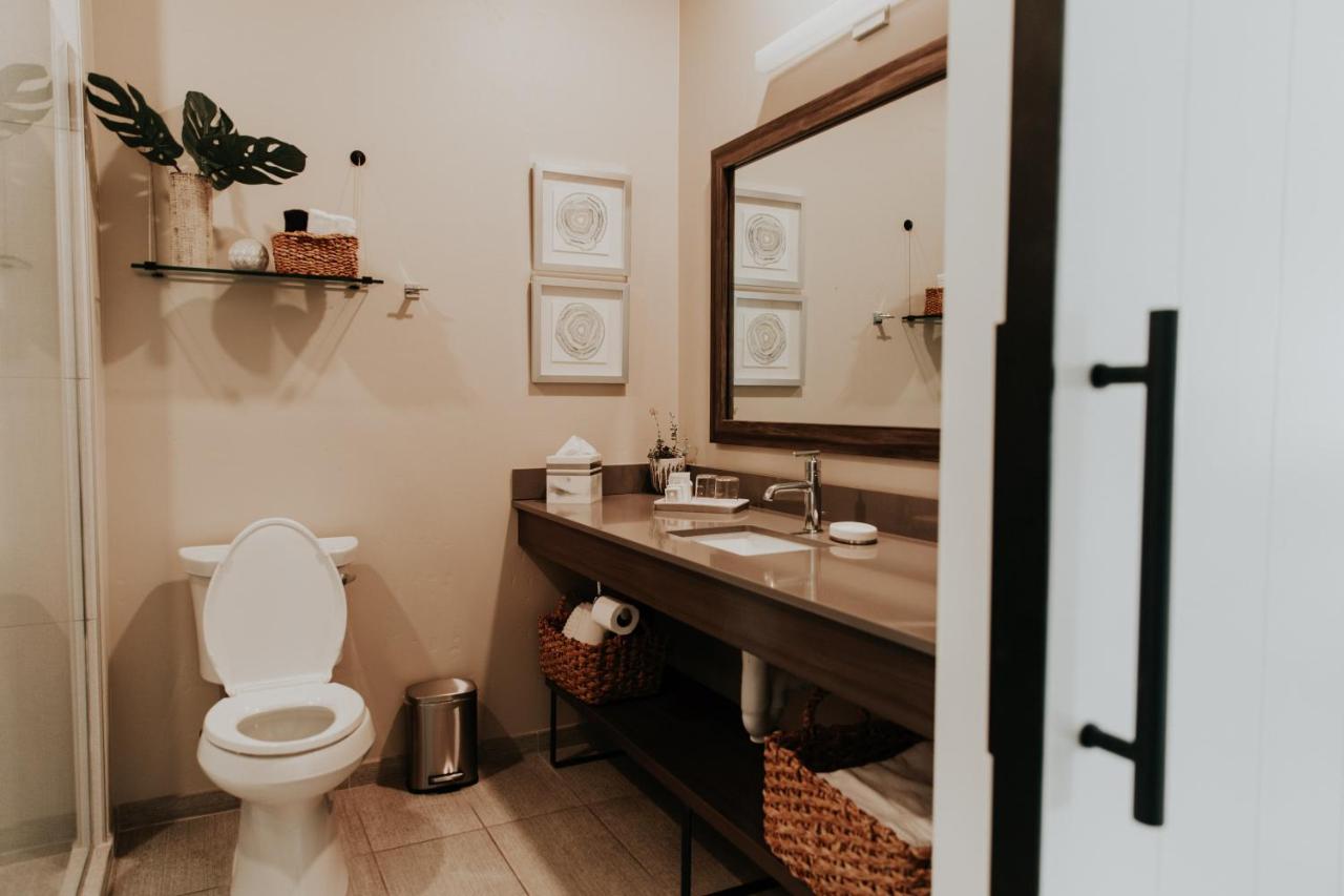 | Wine Stone Inn