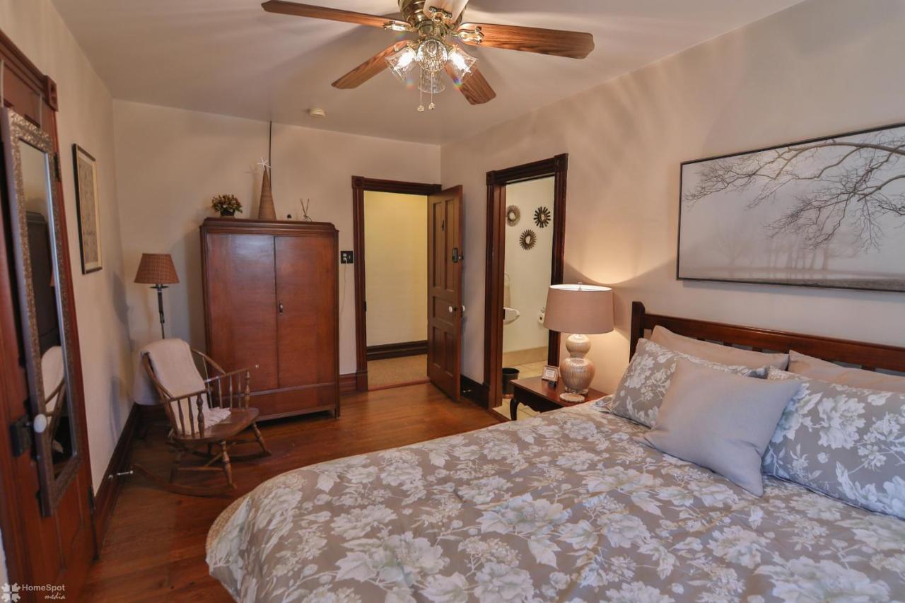 | Lizard Creek Inn