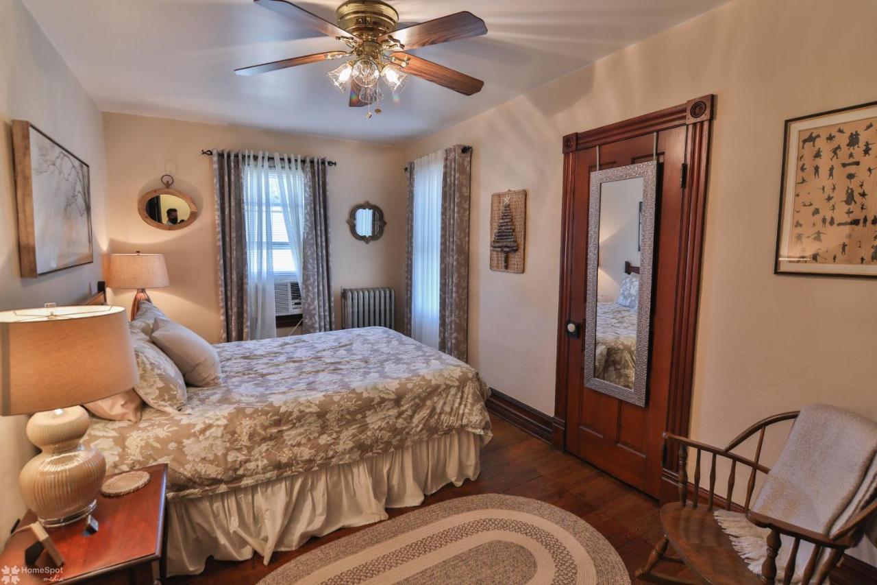 | Lizard Creek Inn