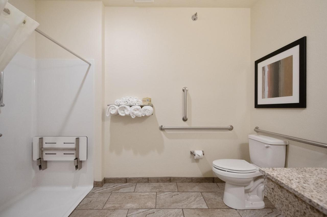 Family Room - Disability Access at Cobblestone Hotel & Suites - Austin