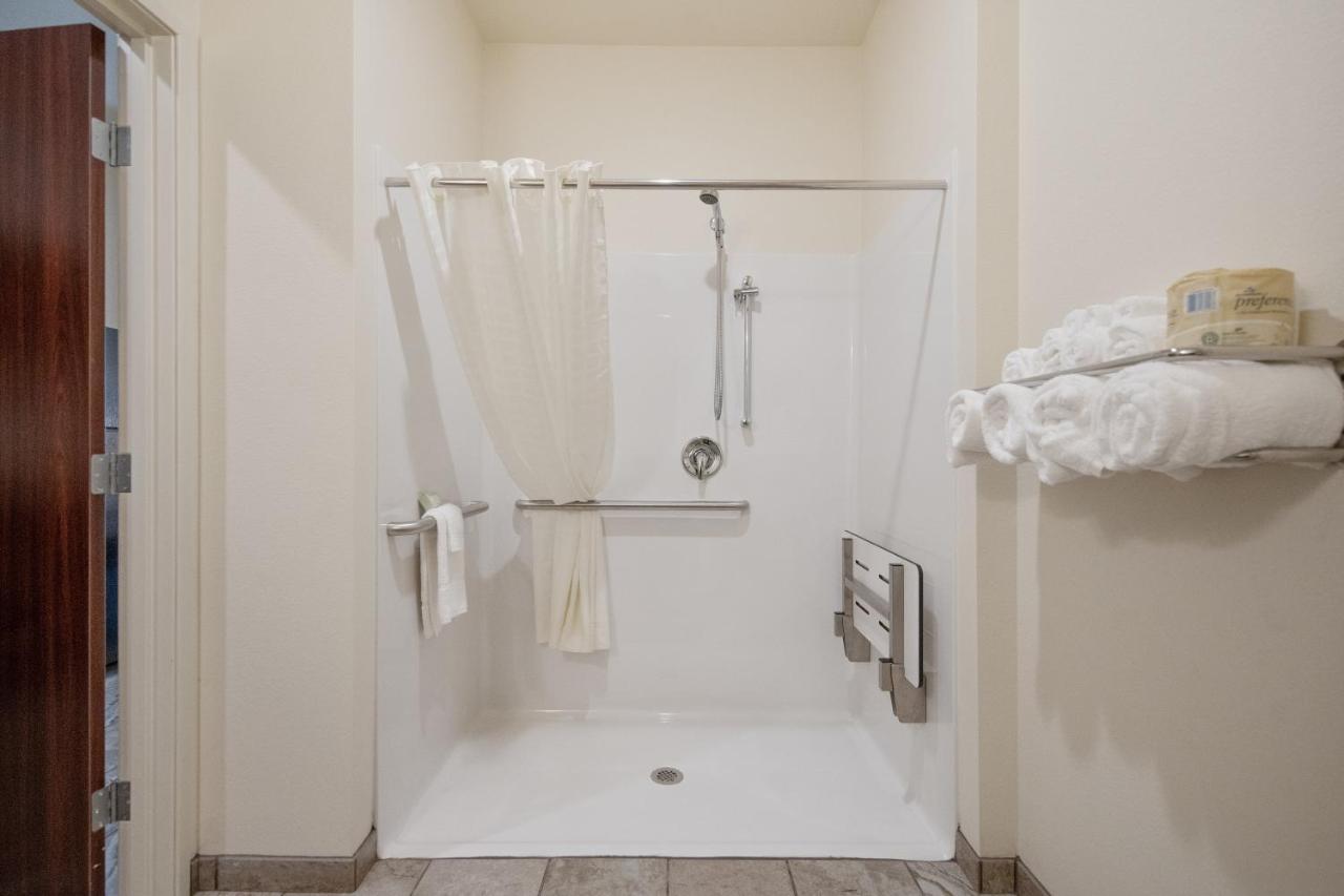 Family Room - Disability Access at Cobblestone Hotel & Suites - Austin