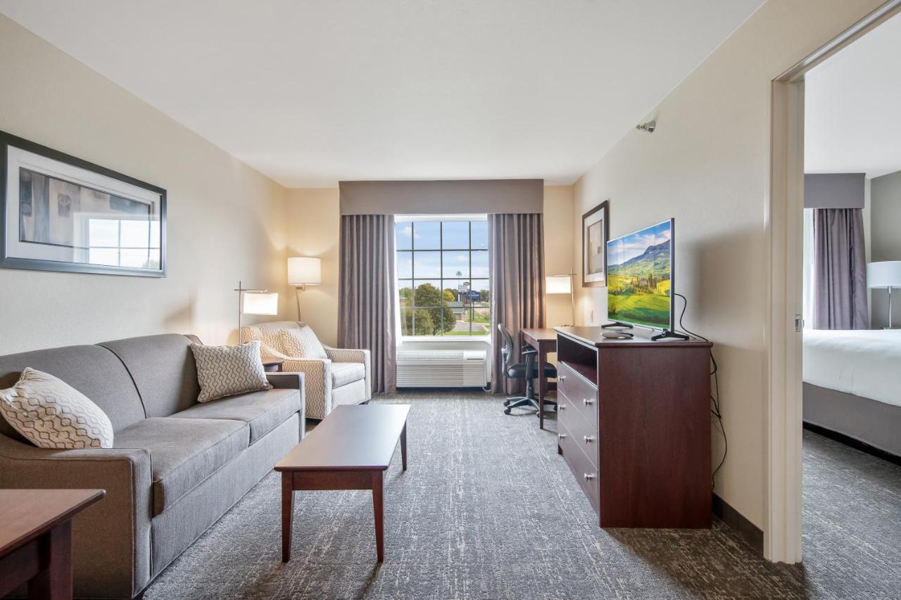 Suite at Cobblestone Hotel & Suites - Austin