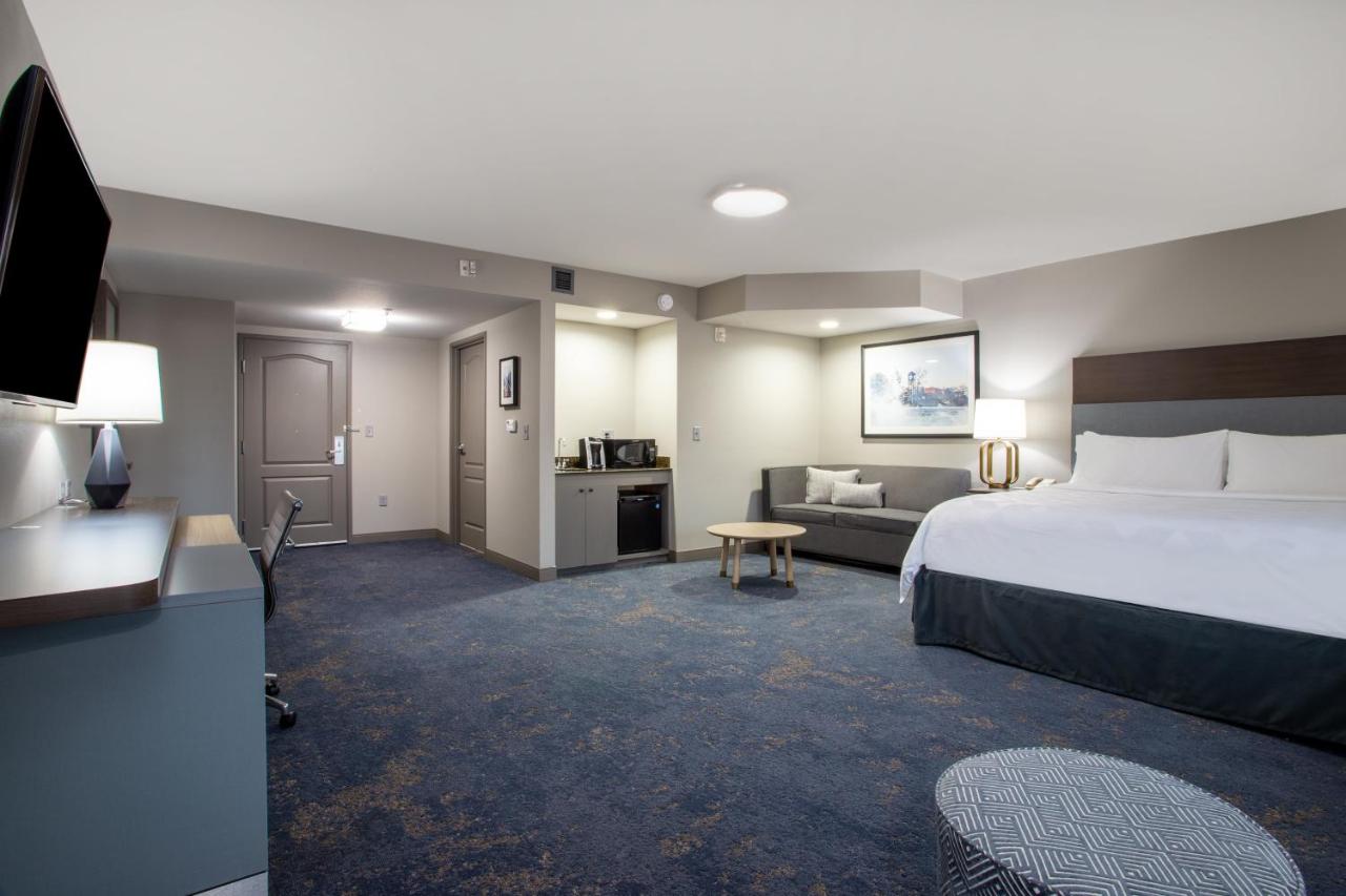 Executive King Room - Non-Smoking at Holiday Inn Conference Center - Valdosta by IHG