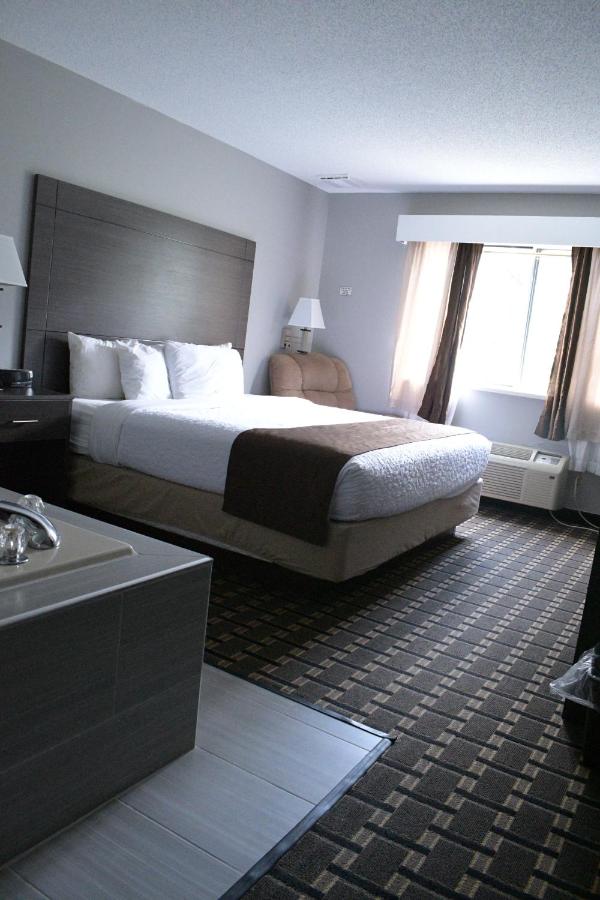 | Adams Inn and Suites