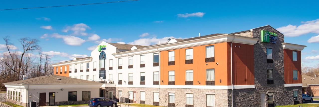 | Holiday Inn Express Hotel & Suites Chester, an IHG Hotel