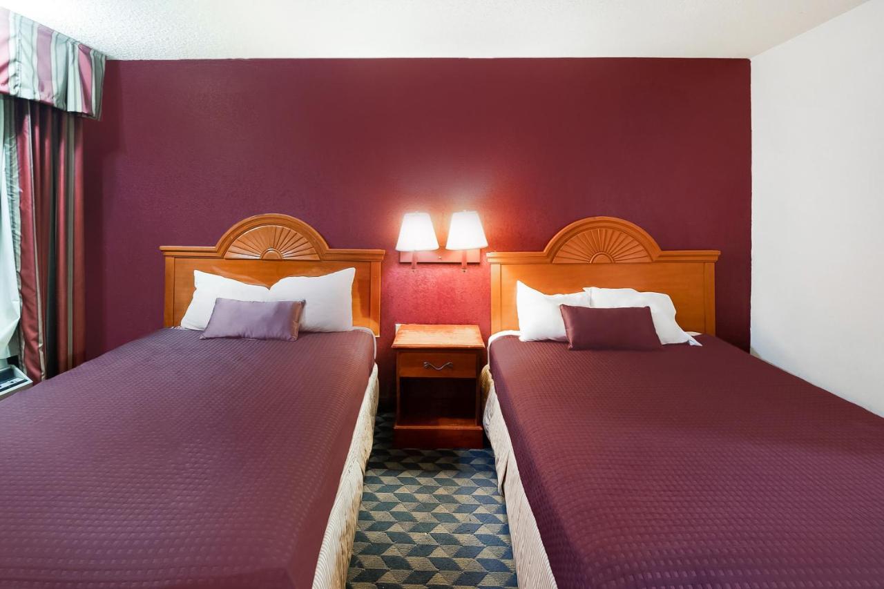 Double Room with Two Double Beds at OYO Hotel Manning SC