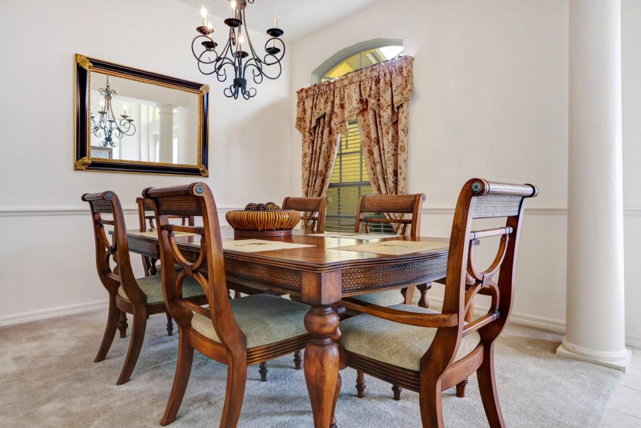 | Villa Merrick