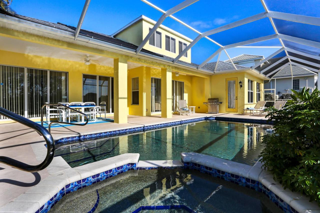 | Villa Merrick