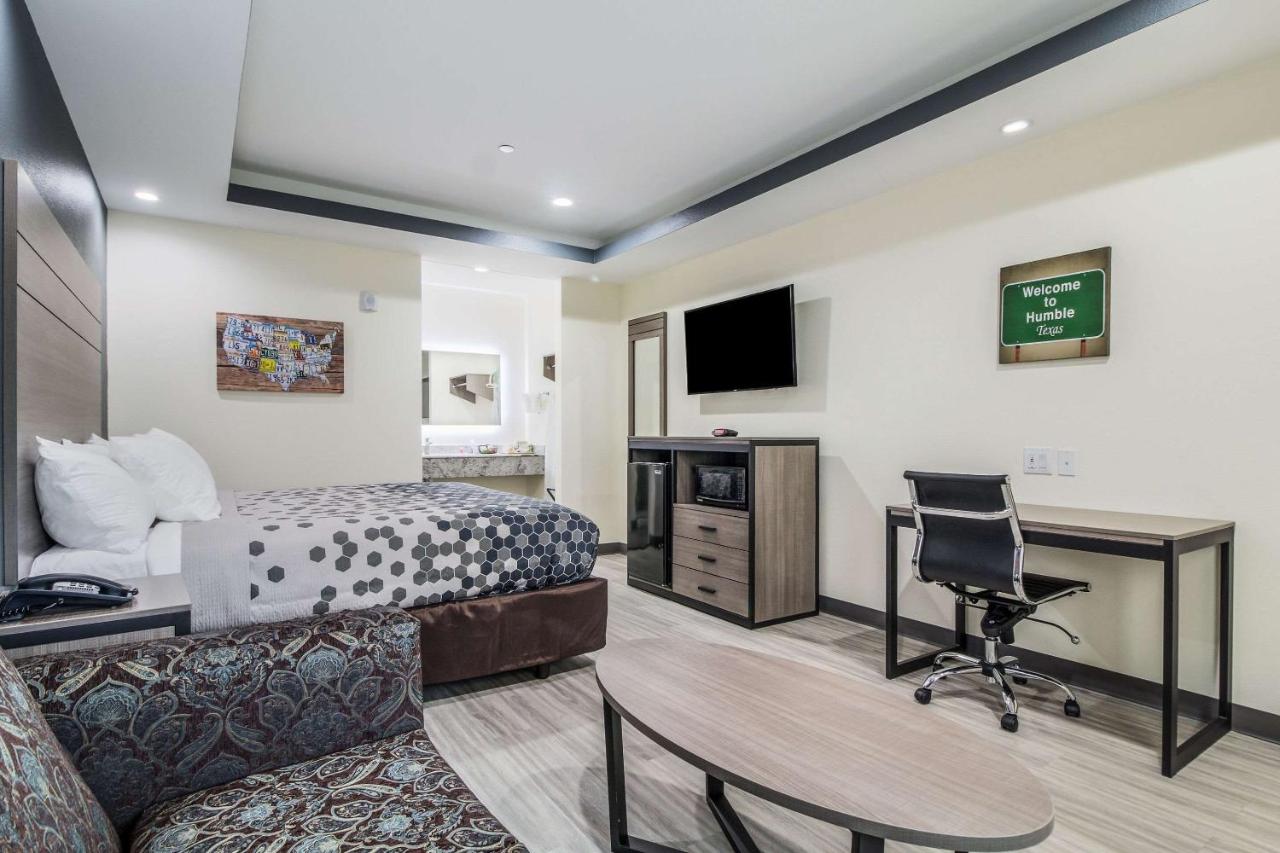 Standard King Room - Non-Smoking at REGENCY INN AND SUITES