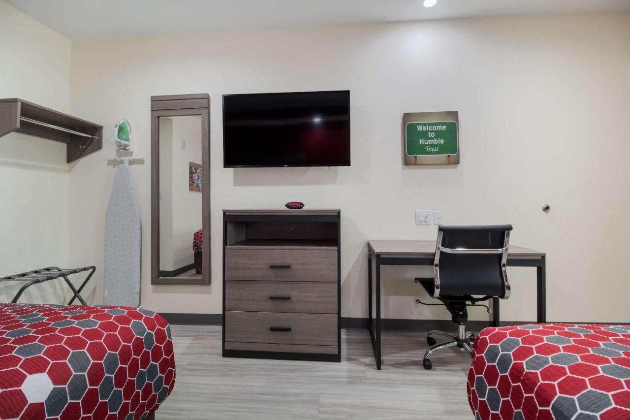 Standard Queen Room with Two Queen Beds - Non-Smoking at REGENCY INN AND SUITES