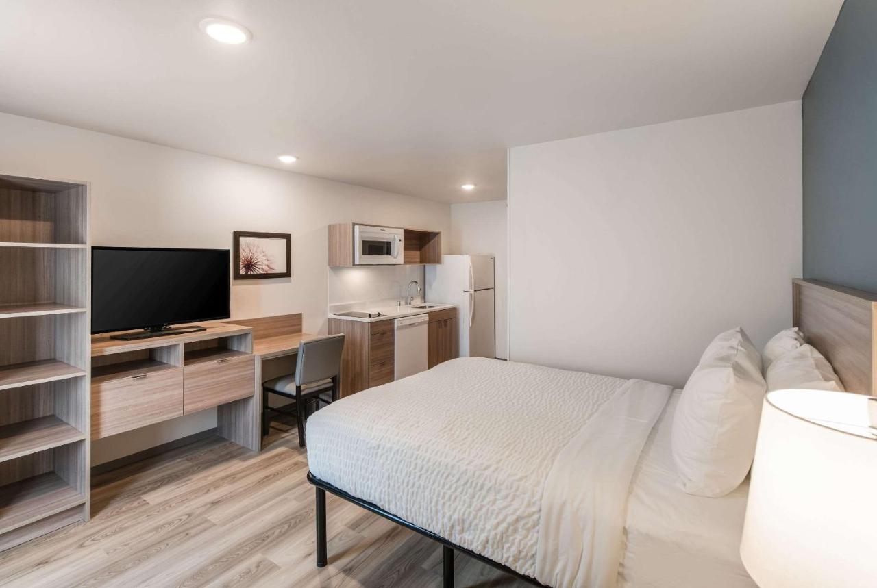 Standard Queen Room - Non-Smoking at WoodSpring Suites Tri-Cities - Richland