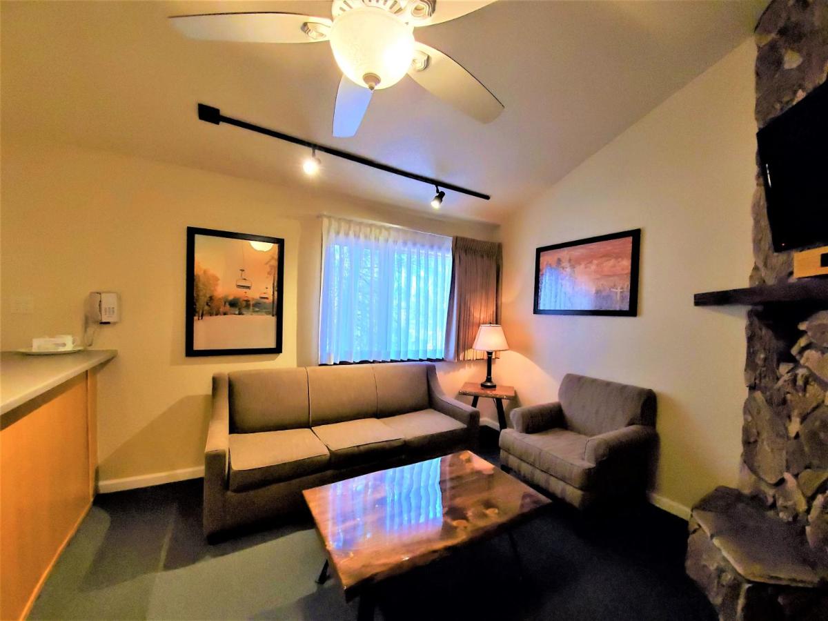 Suite (4 Adults) at Getaways at Snow Lake Lodge