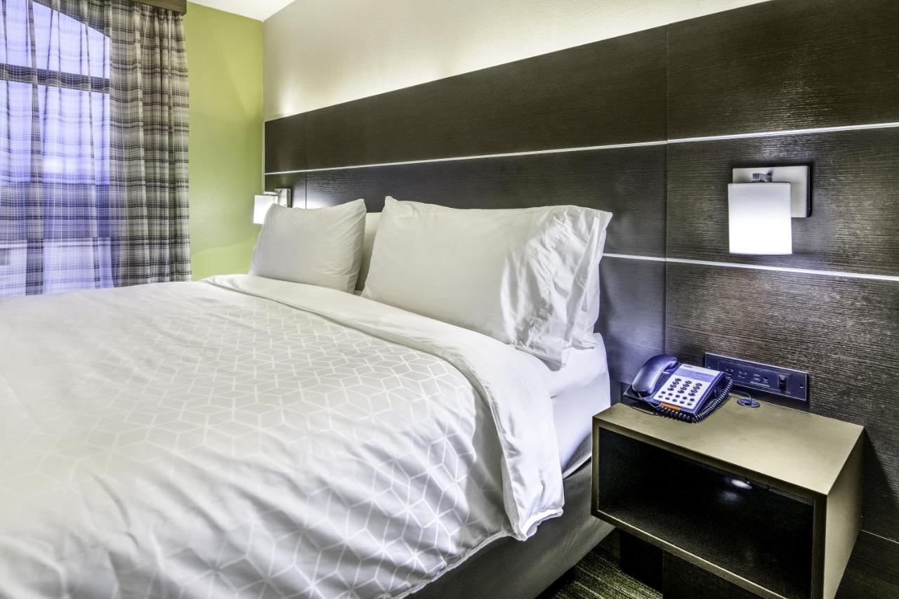  | Holiday Inn Express & Suites Longview North, an IHG Hotel
