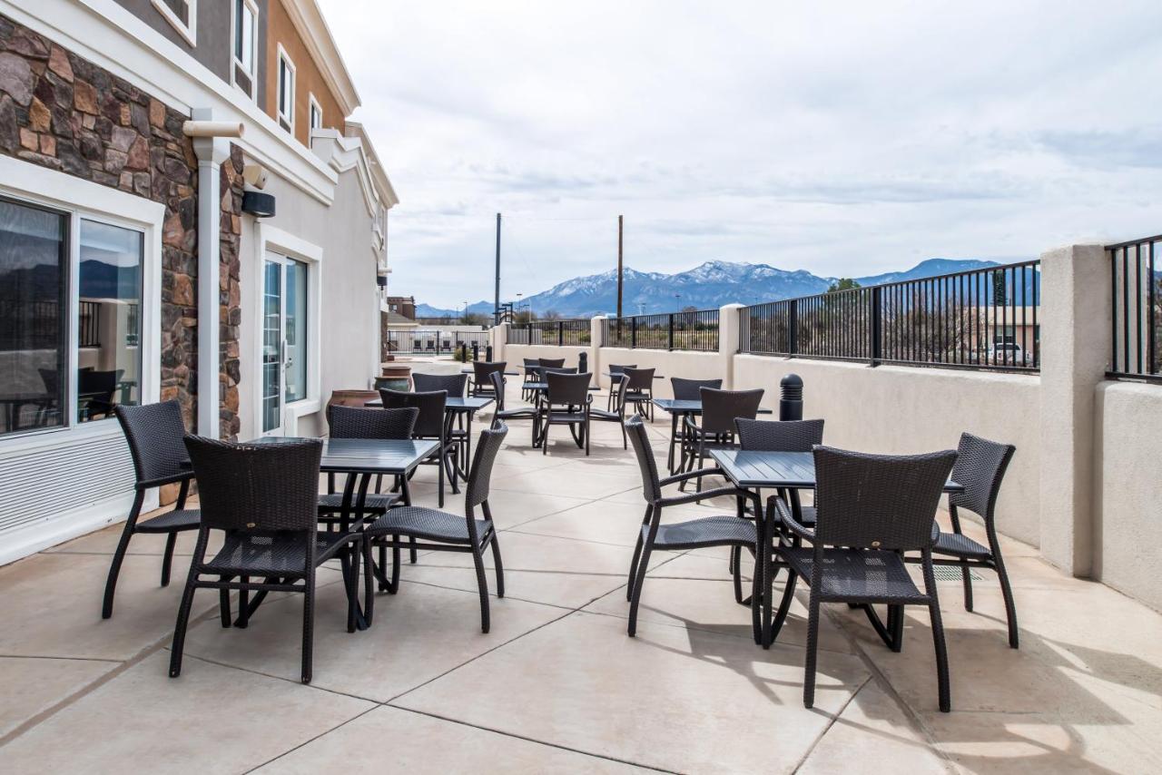 | Holiday Inn Express Sierra Vista, an IHG Hotel