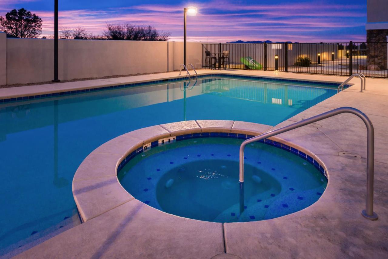 | Holiday Inn Express Sierra Vista, an IHG Hotel