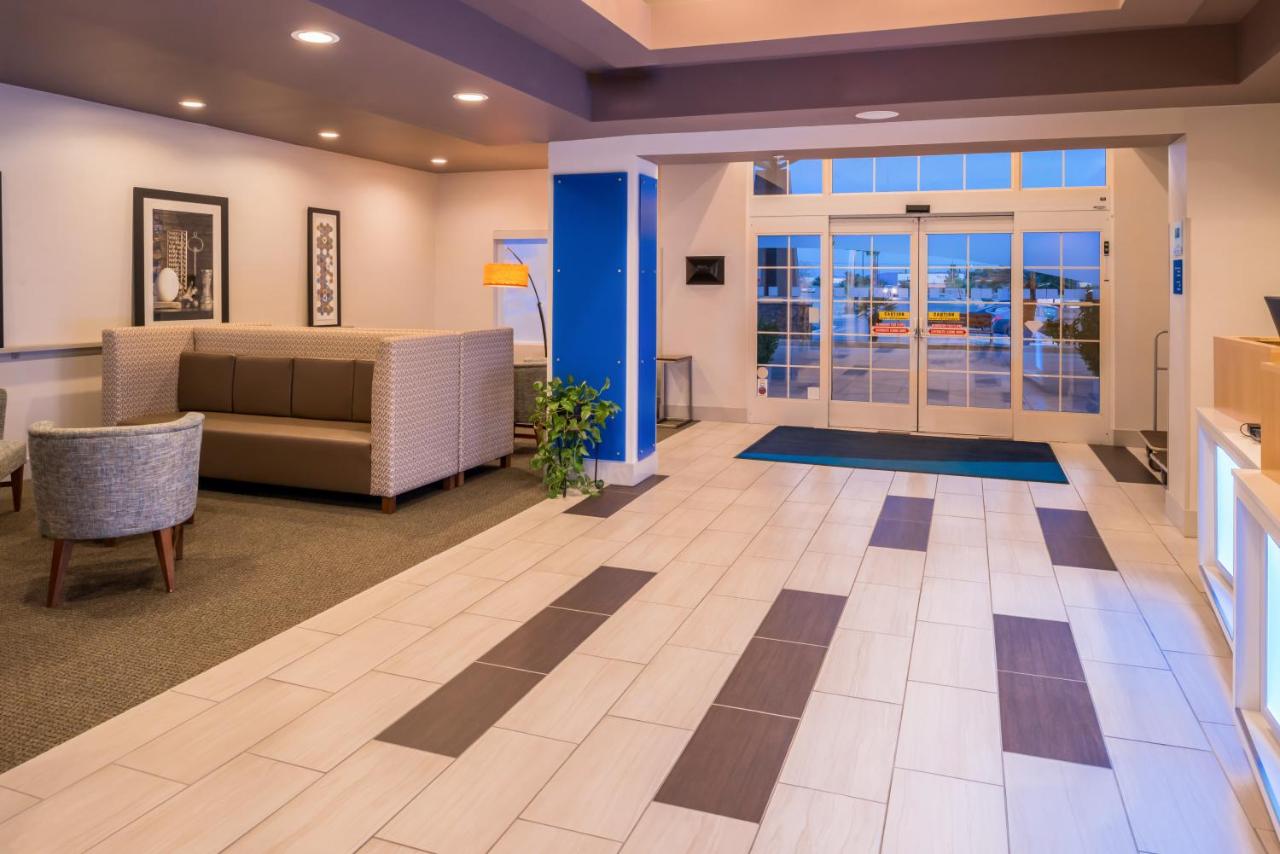 | Holiday Inn Express Sierra Vista, an IHG Hotel