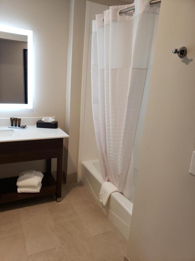 King Room - Non-Smoking at Wingate by Wyndham Christiansburg