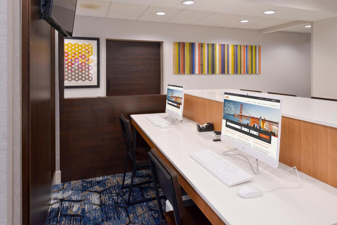  | Holiday Inn Express Wixom, an IHG Hotel