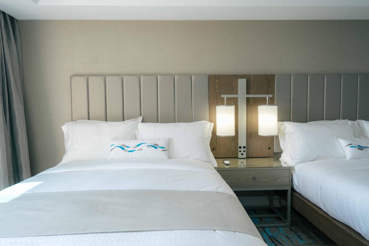 Deluxe Double Room with Balcony at H2O Hermosa Beach Hotel
