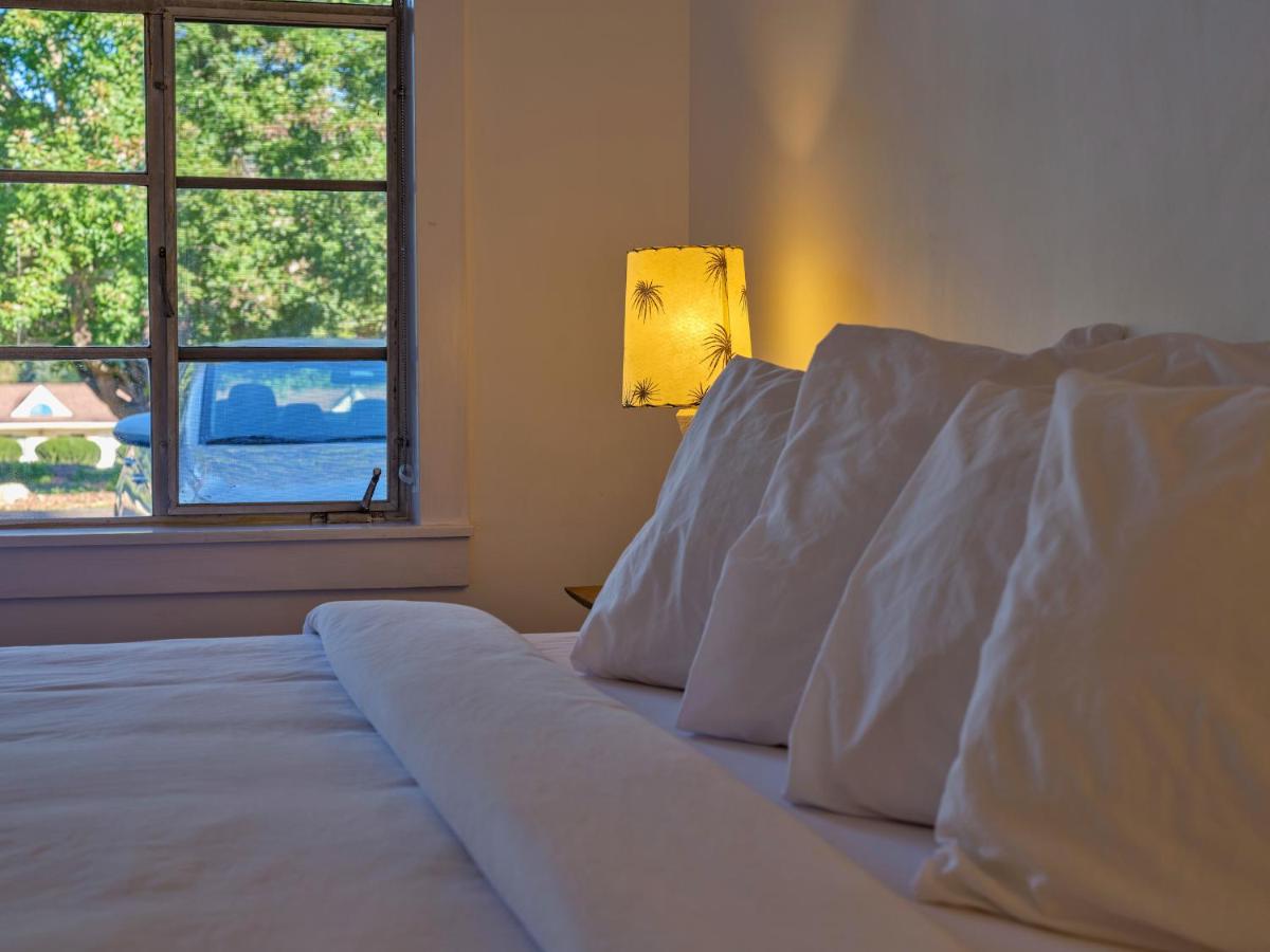  | The Grayhaven Motel