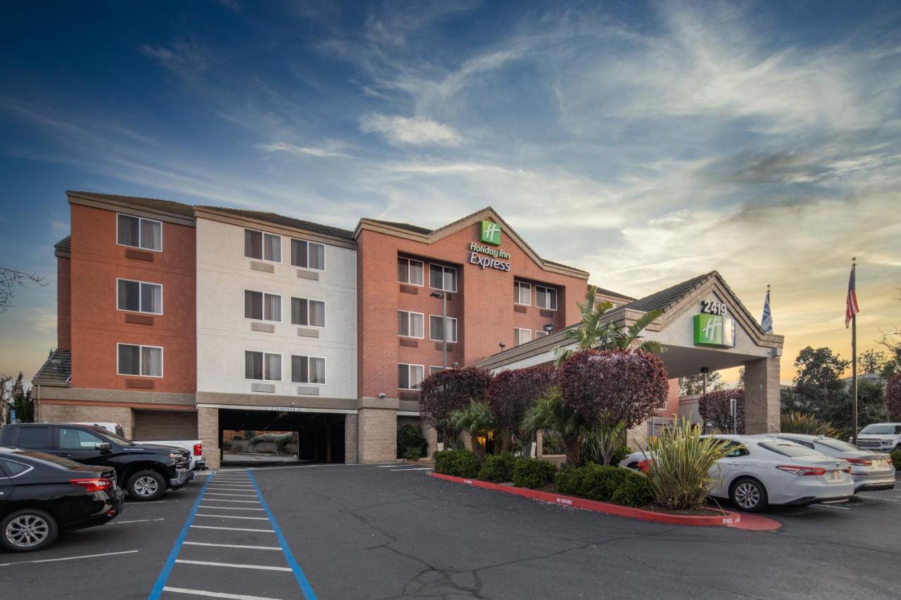 | Holiday Inn Express Castro Valley, an IHG Hotel