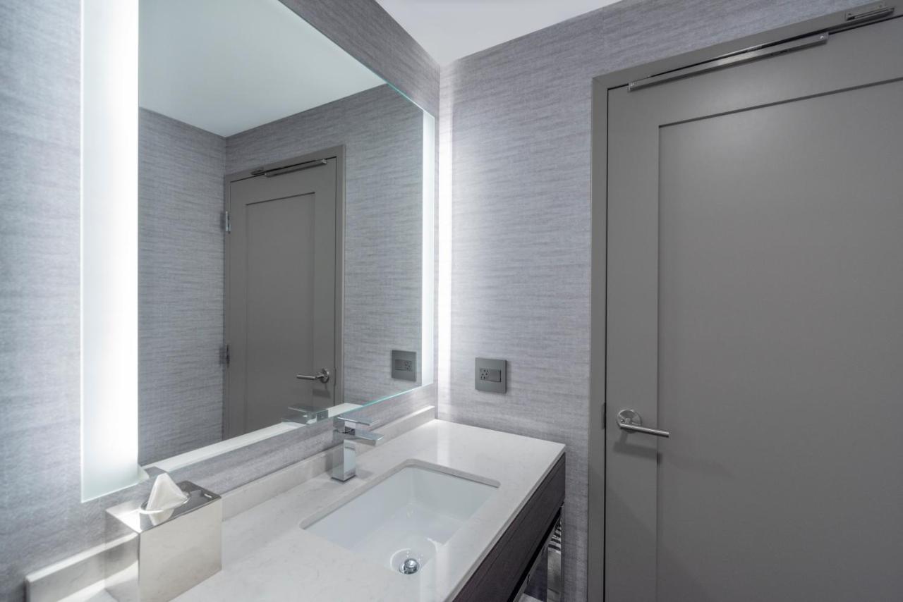 King Room - Hearing Accessible - Non-Smoking at Holiday Inn Express Boston Logan Airport - Revere by IHG