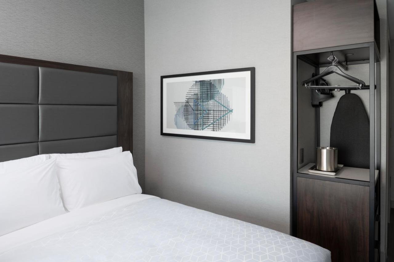 King Room - Hearing Accessible - Non-Smoking at Holiday Inn Express Boston Logan Airport - Revere by IHG