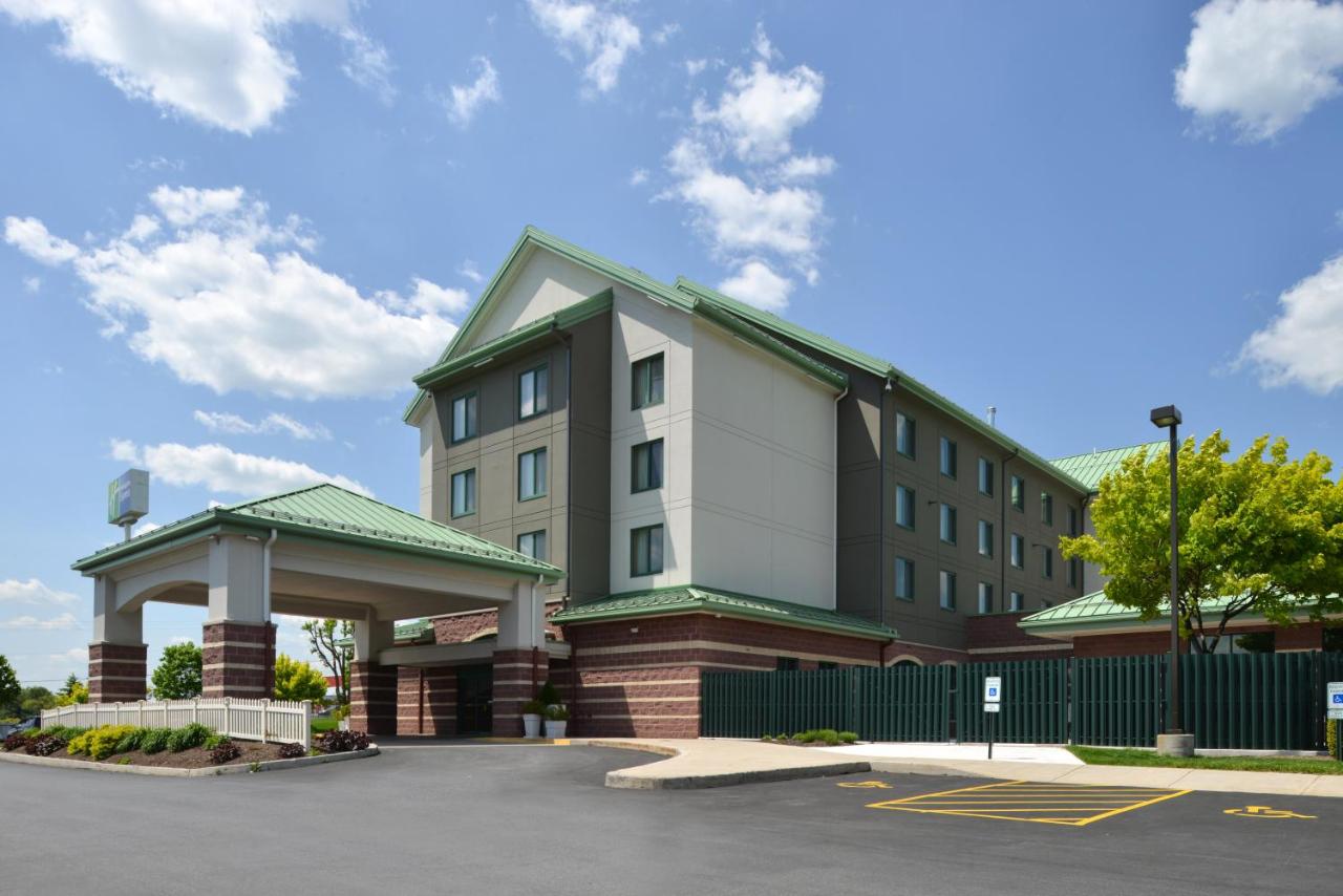  | Holiday Inn Express Breezewood, an IHG Hotel