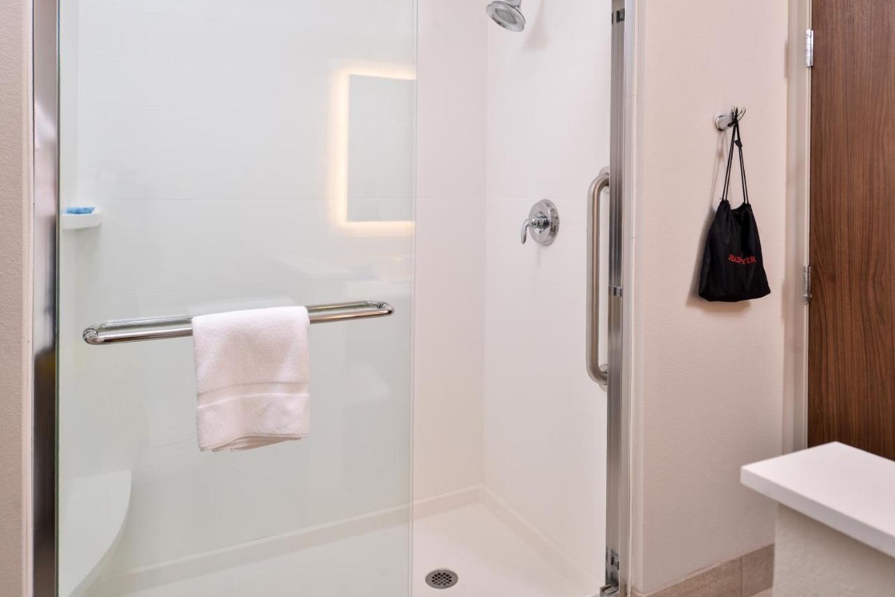 Standard King Room - Non-Smoking at Holiday Inn Express Early by IHG