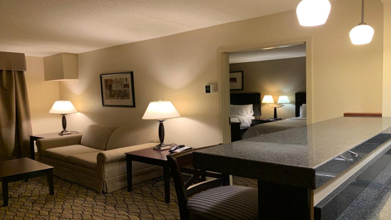 | Holiday Inn Express Milford, an IHG Hotel
