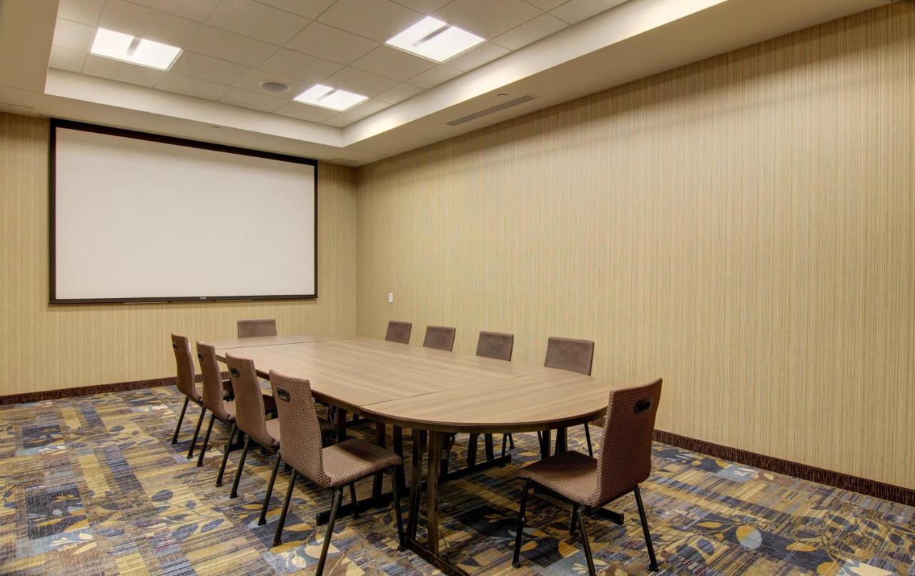 | Holiday Inn Express Fargo SW I94 Medical Center, an IHG Hotel