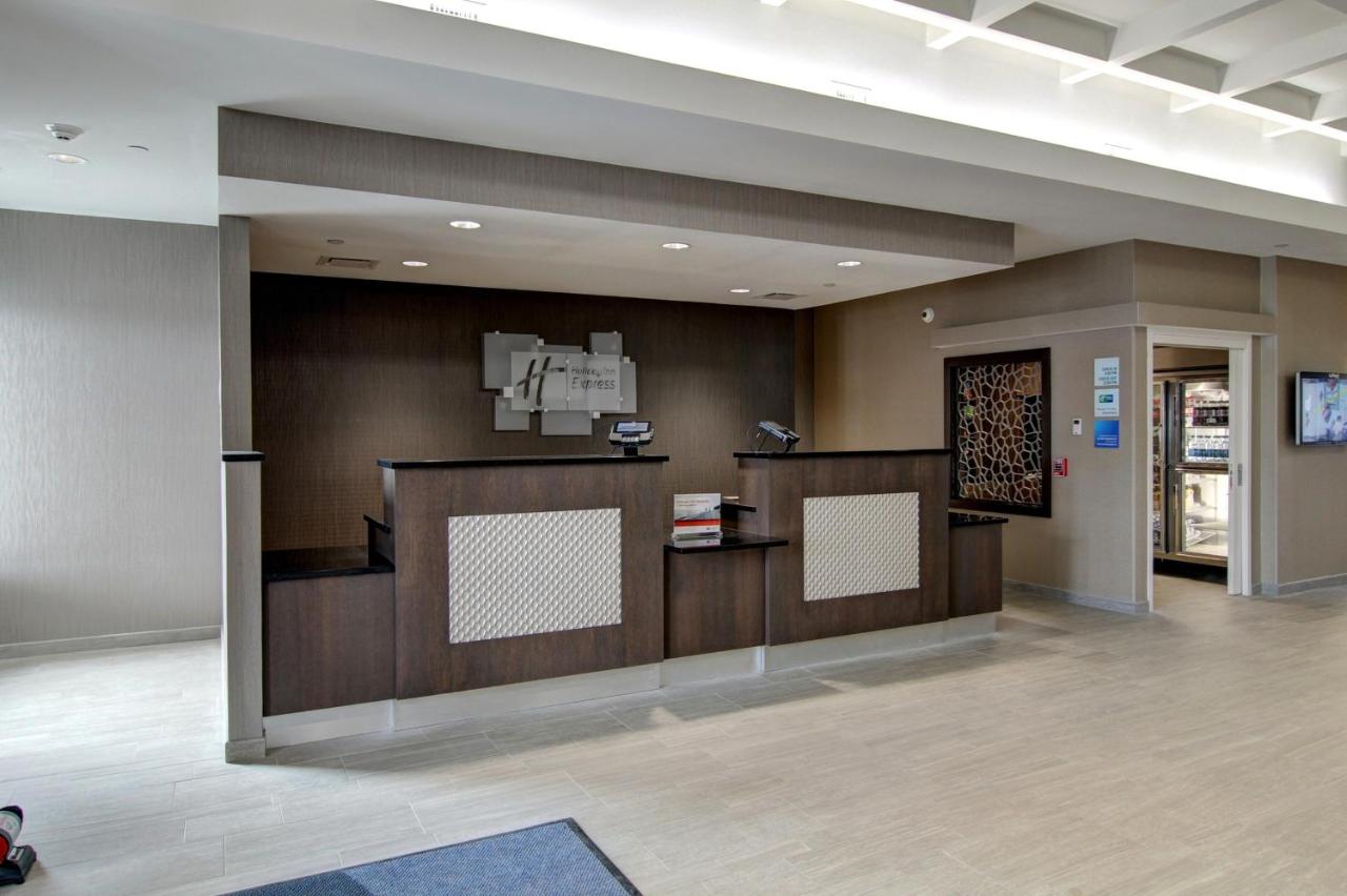 | Holiday Inn Express Fargo SW I94 Medical Center, an IHG Hotel